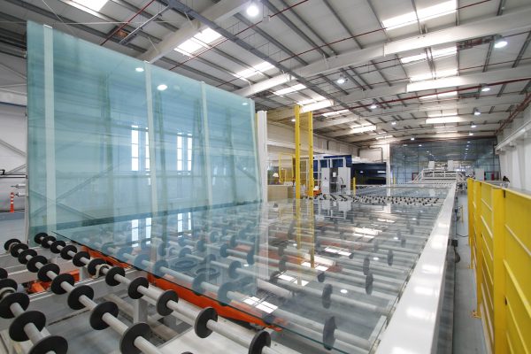 Exploring the Glass Industries in UAE: A Hub of Innovation and Quality